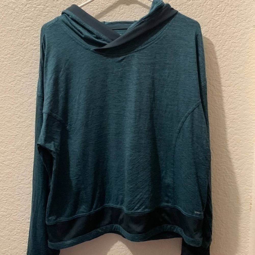 Mondetta performance luxury hoodie